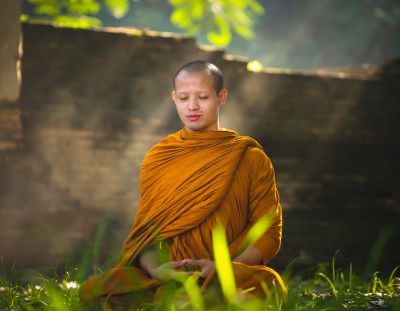 monk-buddhism-meditation