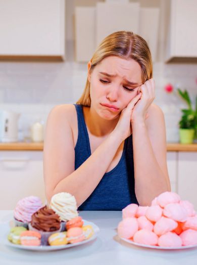 women-craving-for-sugary-foods